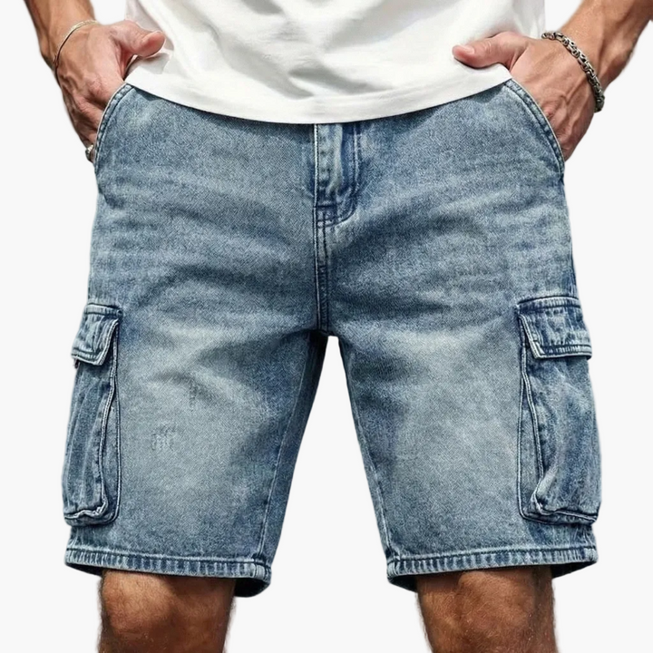 Robuste Herren Cargo Shorts für den Sommer. Perfekt für Freizeit, Urlaub & Outdoor. Mit geräumigen Taschen und hohem Tragekomfort.