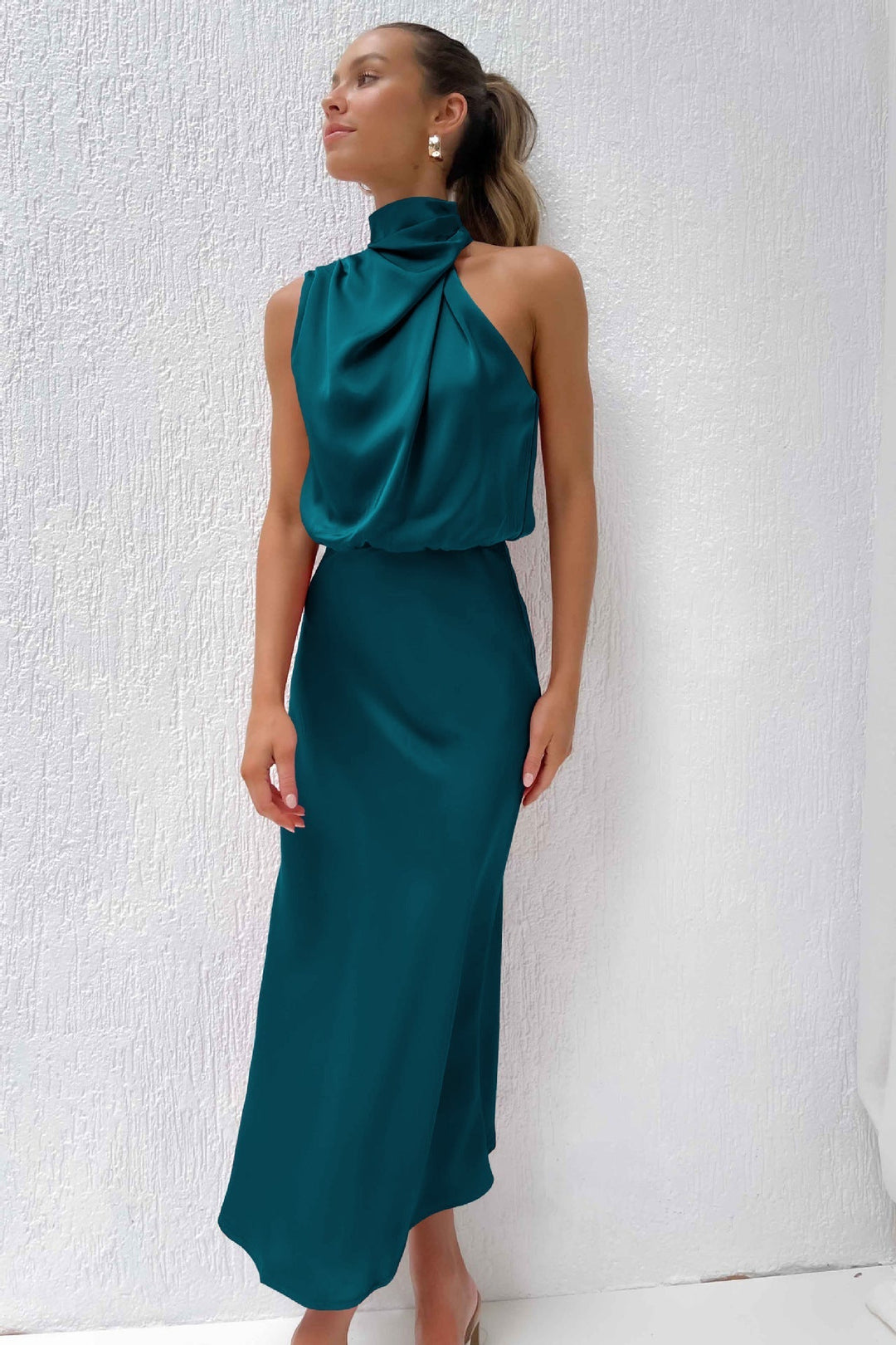 Langes Partykleid Damen: Halterneck Maxikleid, fließend und elegant für unvergessliche Momente.
