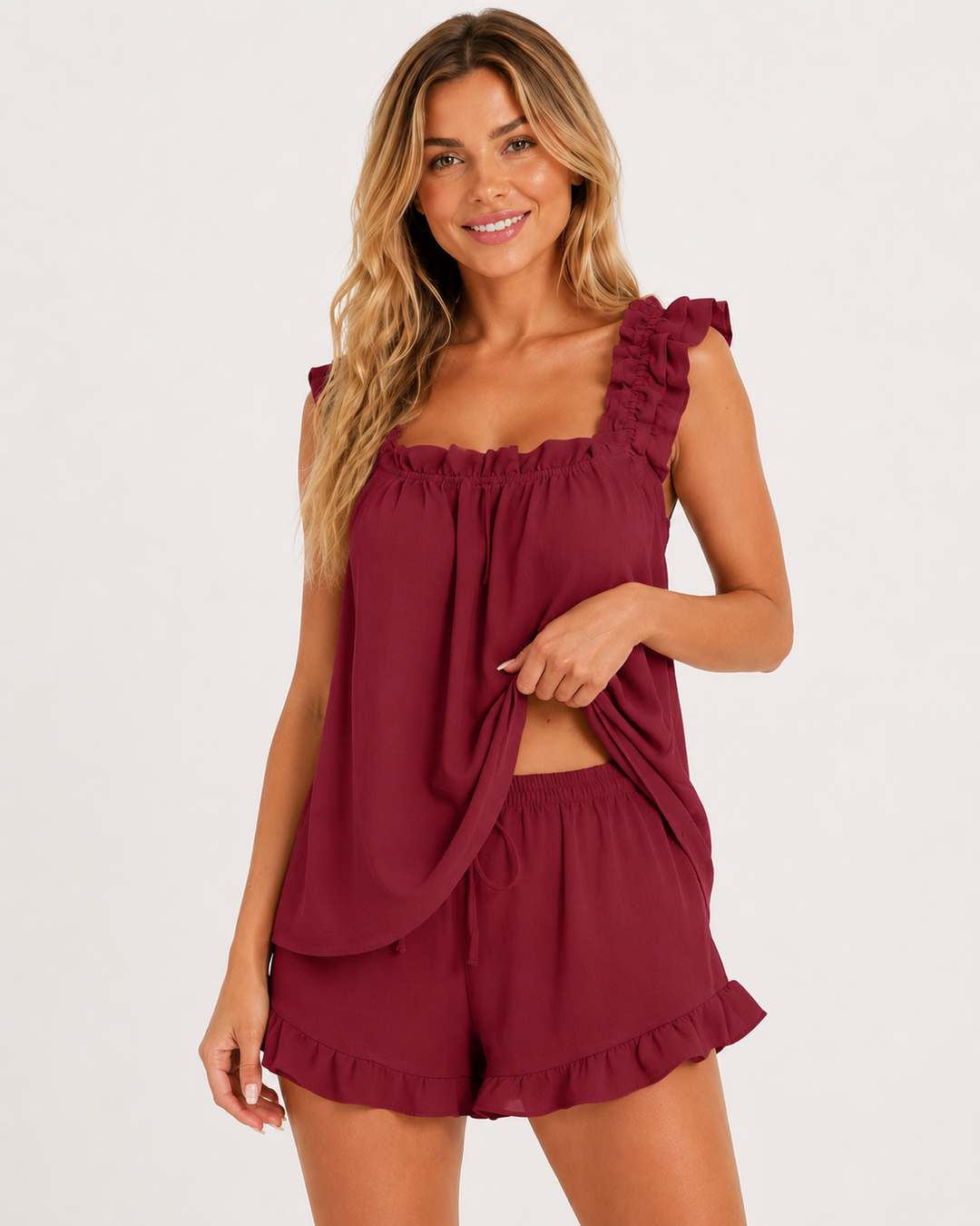 Schickes Damen Lounge Set: Rüschen Tank Top & Shorts. Moderner Zweiteiler für stilvollen Komfort im Sommer.