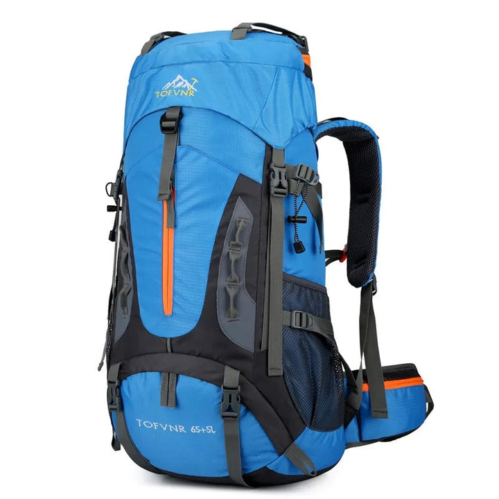 Gepolsterter AquaTrek 45L Reiserucksack für komfortables Tragen bei jedem Wetter.