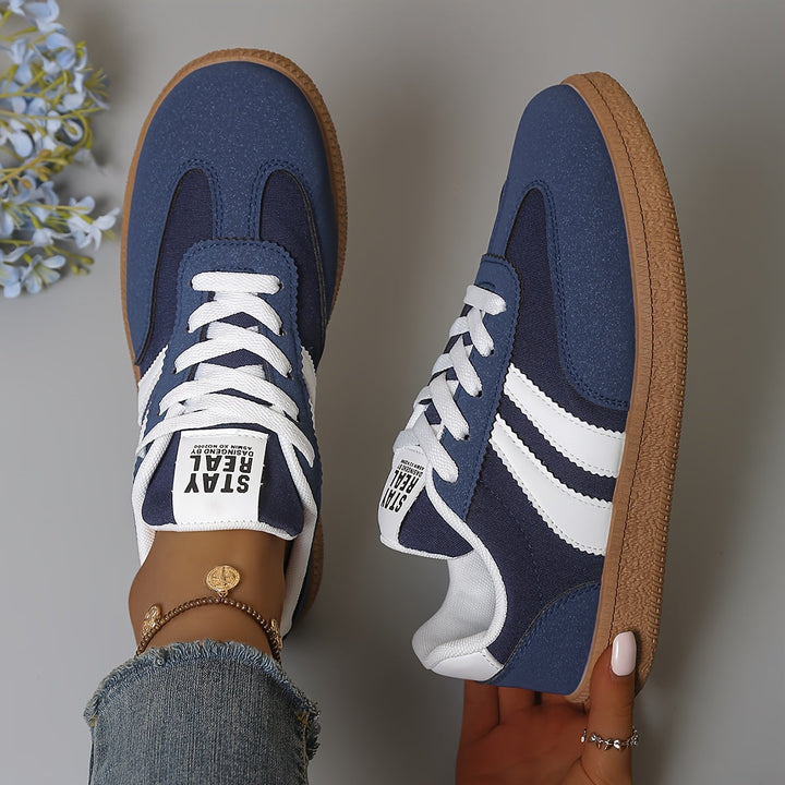 Damen Retro Sneaker für den Alltag in Weiß, bequem, mit sportlichem Chic für lässige Streetwear.
