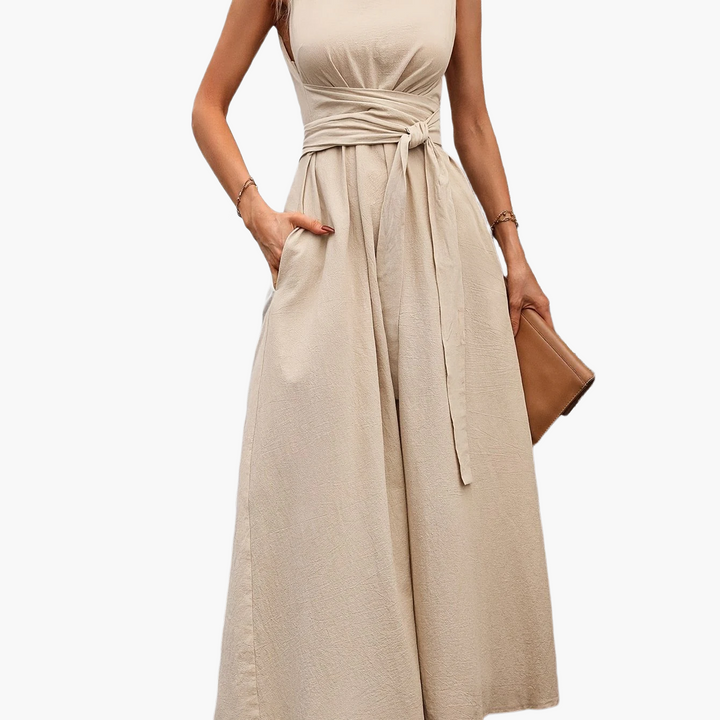 Stilvoller Damen Jumpsuit ärmellos, ideal für Party und Urlaub am Strand.