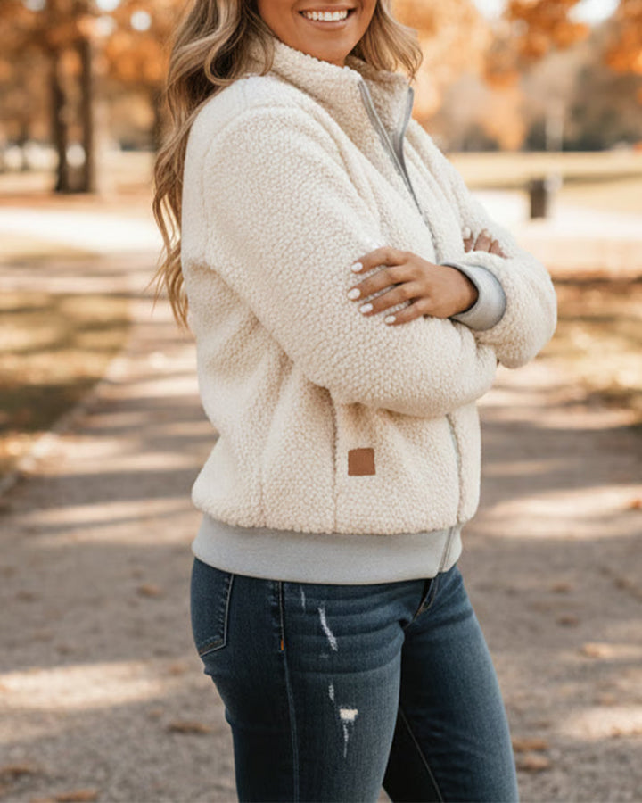 Herren Freizeit-Sweatshirt mit Stehkragen, Zipper und auffälligem Farbblock-Design. Vielseitige Herbst-Winter-Mode.
