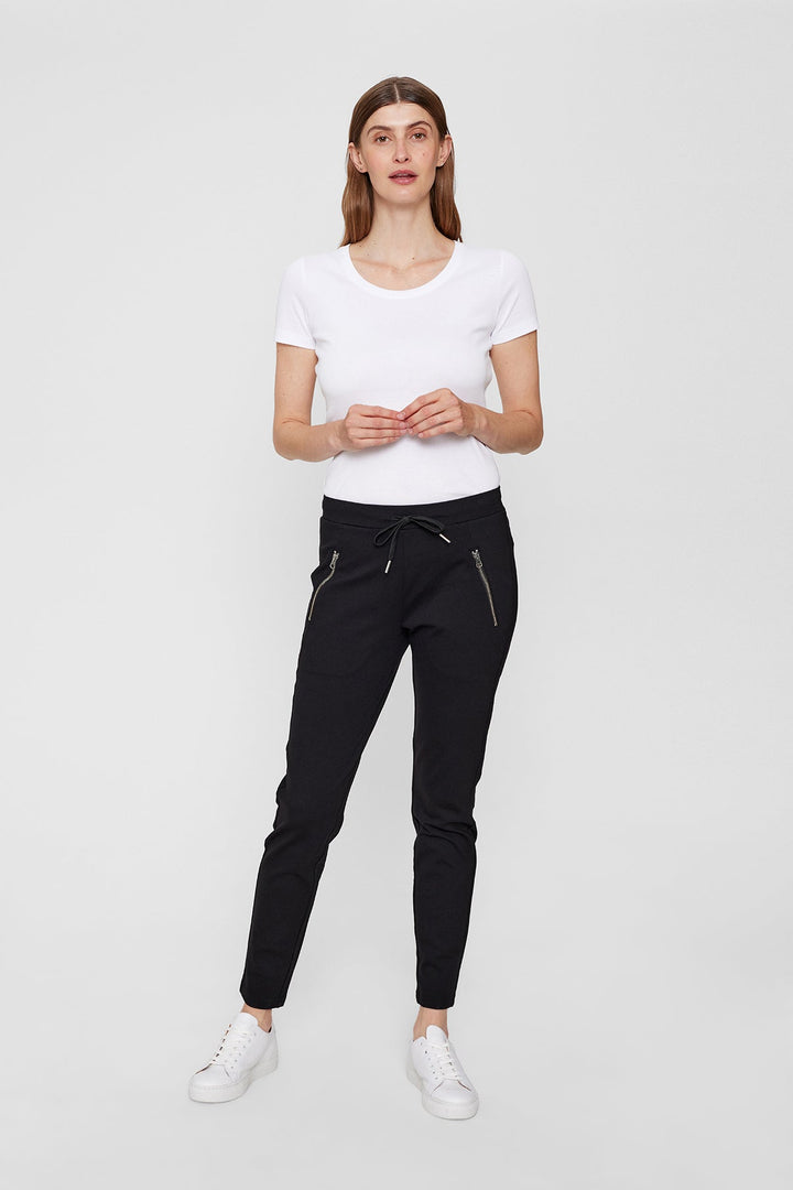 Praktische Damen Freizeithose mit Elastikbund, geradem Bein, Seitentaschen für den modernen Alltag.
