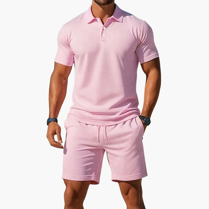 Herren Sommer Set: Stilvolles Polohemd & bequeme Shorts als kompletter Zweiteiler für lässige Anlässe.