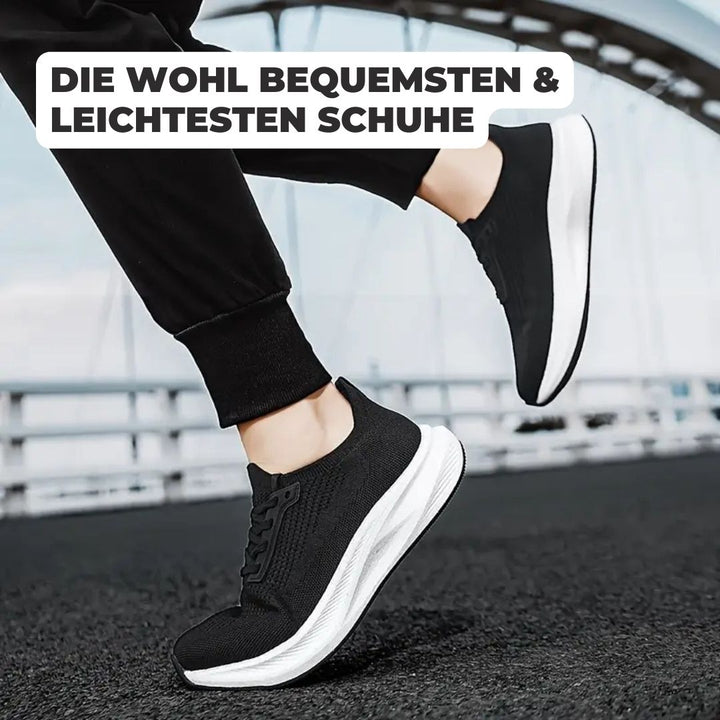 Damen Sneaker am Fuß getragen, zeigt bequeme Passform & stilvolles Design. Perfekt für den Alltag.