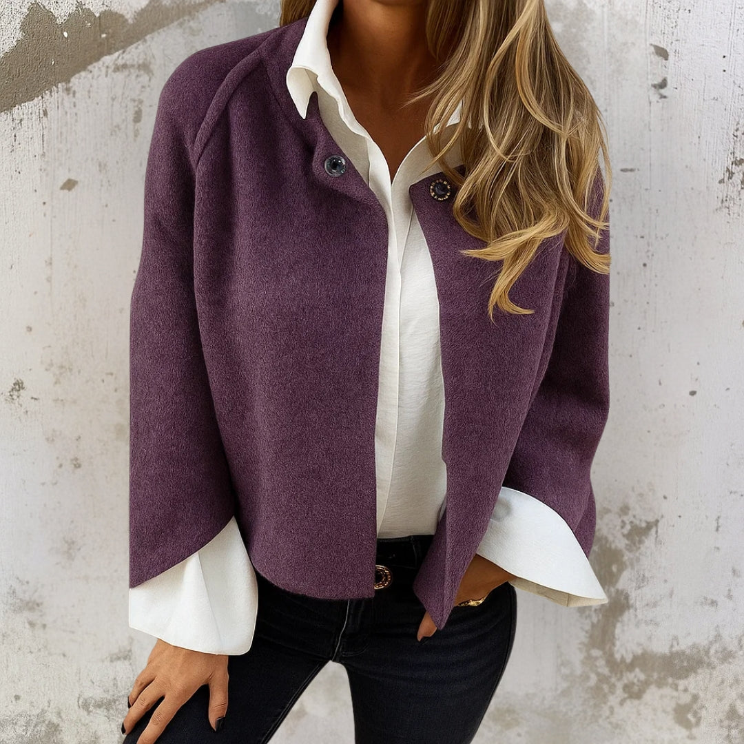 Hochwertige, taillierte Damen Kurzjacke; stilvoll & bequem für einen eleganten Auftritt.