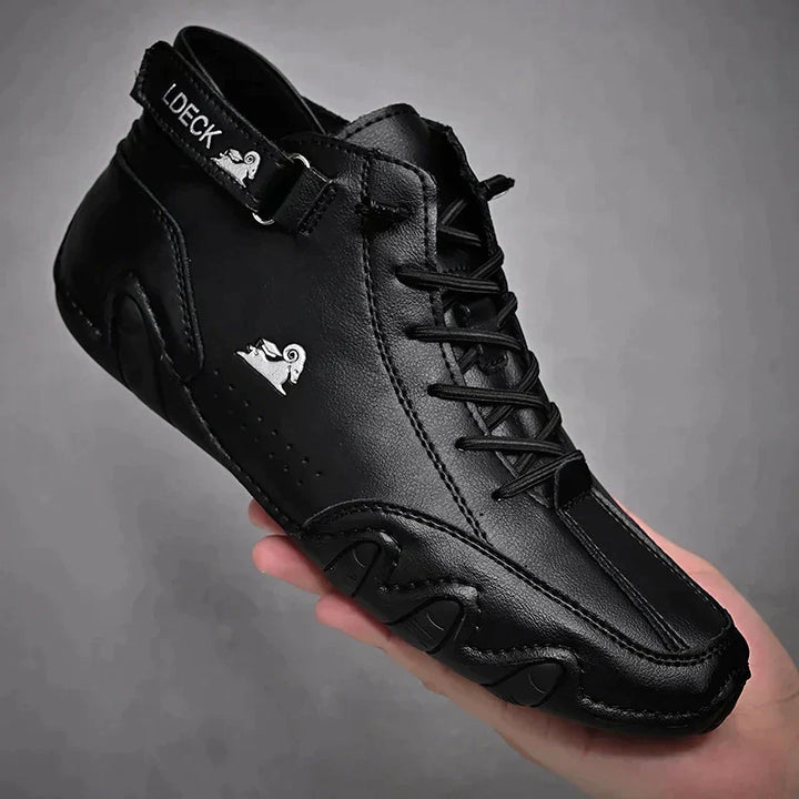 Rutschfeste Sohle der ActiveTrail Barfußschuhe; bietet sicheren Halt auf nassen Oberflächen, ideal für Outdoor & Sport.