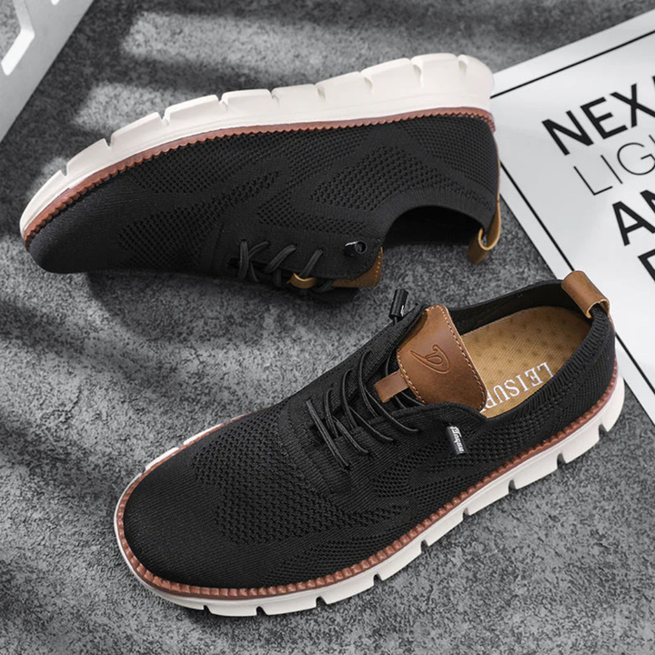 Orthopädische Komfortschuhe für Herren, fördern Fußgesundheit im urbanen Alltag.