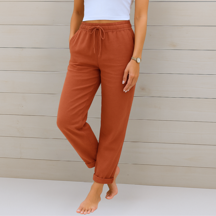 Damen Stretchhose mit hohem Tragekomfort & Bewegungsfreiheit dank elastischem Stoff und entspanntem Schnitt.