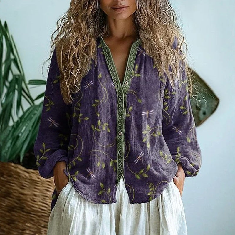 Trendige Damen Bluse mit elegantem Blattmuster, V-Ausschnitt & Langarm. Perfektes Flieder Oberteil für Frühling/Sommer.