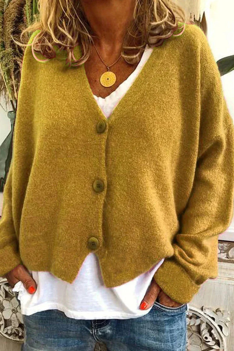 Modischer Damen Cardigan mit V-Ausschnitt, einfarbig & zeitlos. Ideal für lässige oder elegante Mode.