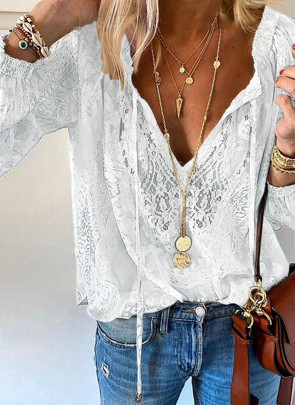 Romantische Damen Boho-Bluse, leichtes Oberteil mit V-Ausschnitt für elegante Sommer-Freizeit.
