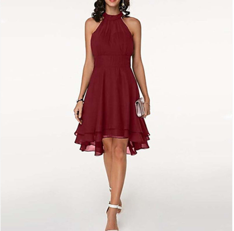 Schickes Vintello Cocktailkleid mit Neckholder-Ausschnitt und abgestuftem Rock, ein stilvolles Damen-Partykleid.