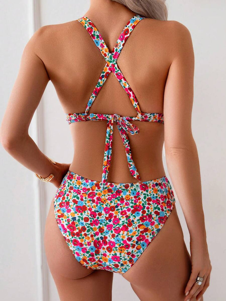 Stilvoller Damen Zweiteiler Bikini mit Blumenmuster, perfekt für Strand & Schwimmen.