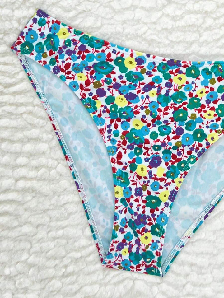 Damen Blumen Bikini Set: Halterneck, V-Ausschnitt, gepolstert, für Sommer.