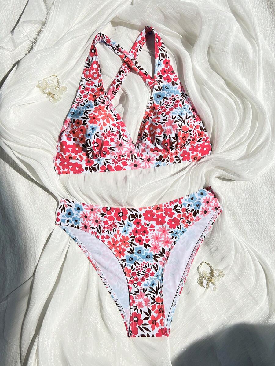 Stilvoller Damen Zweiteiler Bikini mit floralem Design, Halterneck, V-Ausschnitt.