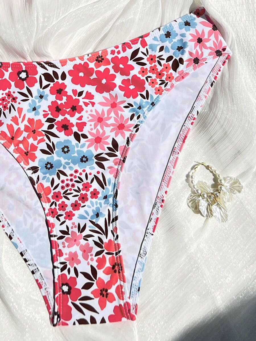 Perfekter Damen Urlaub Bikini mit Blumenmuster, Halterneck, V-Ausschnitt.