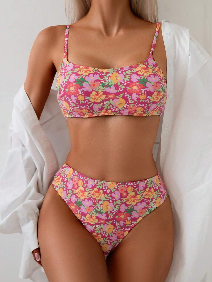Trendiger Damen High Waist Bikini, floral, bügellos. Elastischer Zweiteiler für Strand und Pool.