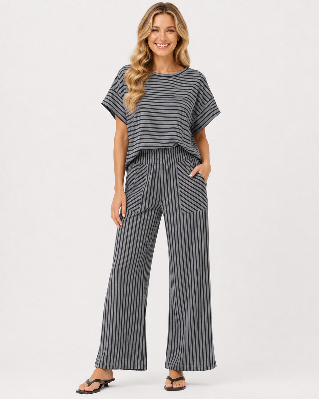 Vielseitiges Damen Streifen Outfit, locker geschnitten. Bequemes und elegantes Sommer-Set für jede Frau.