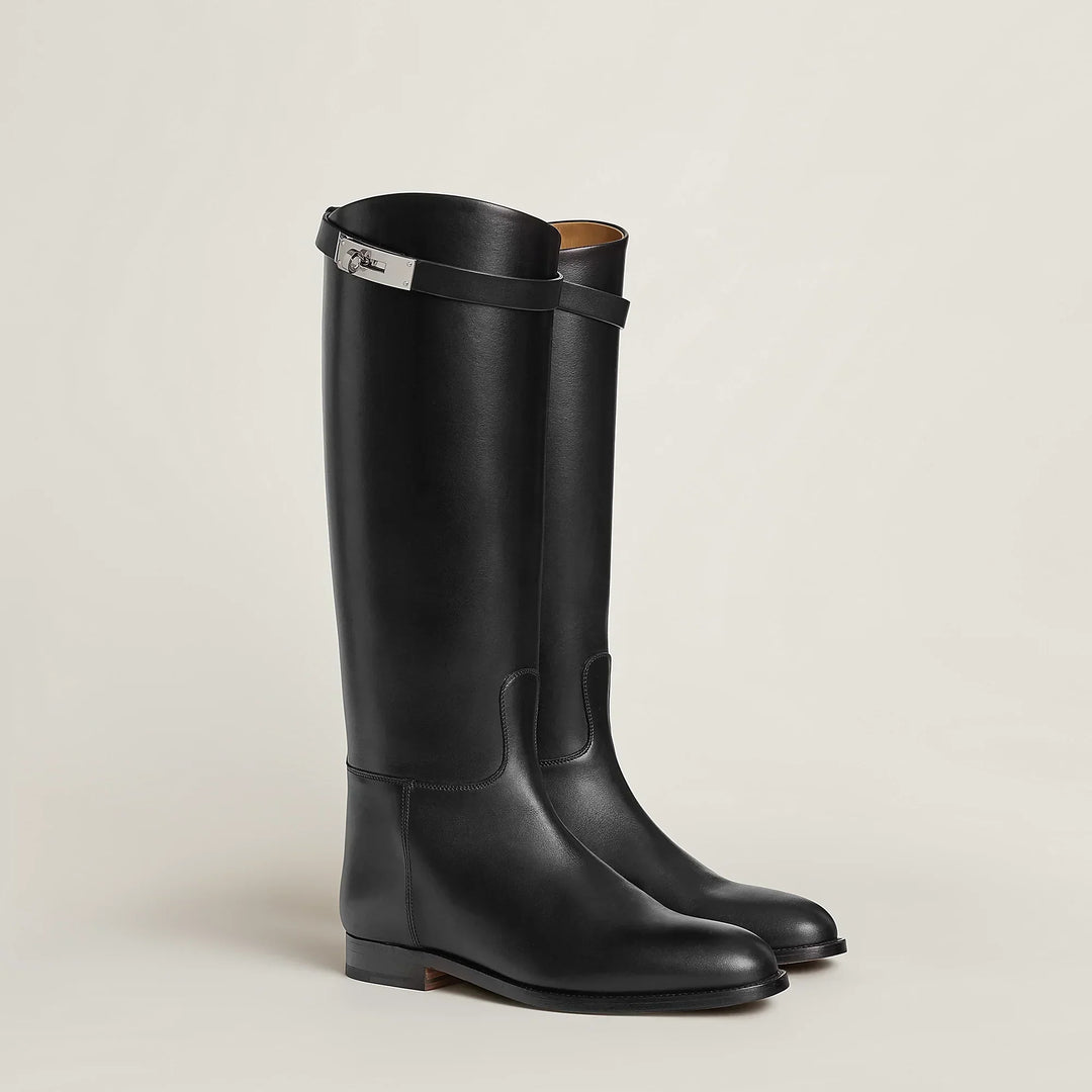 Schwarze Damen Stiefel im Reitstil. Klassisch, elegant & bequem für den Alltag.