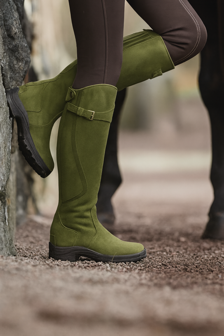 Bequeme Damenschuhe: Kniehohe Reitstiefel, wasserdicht & verstellbar für Alltag & Reitsport.