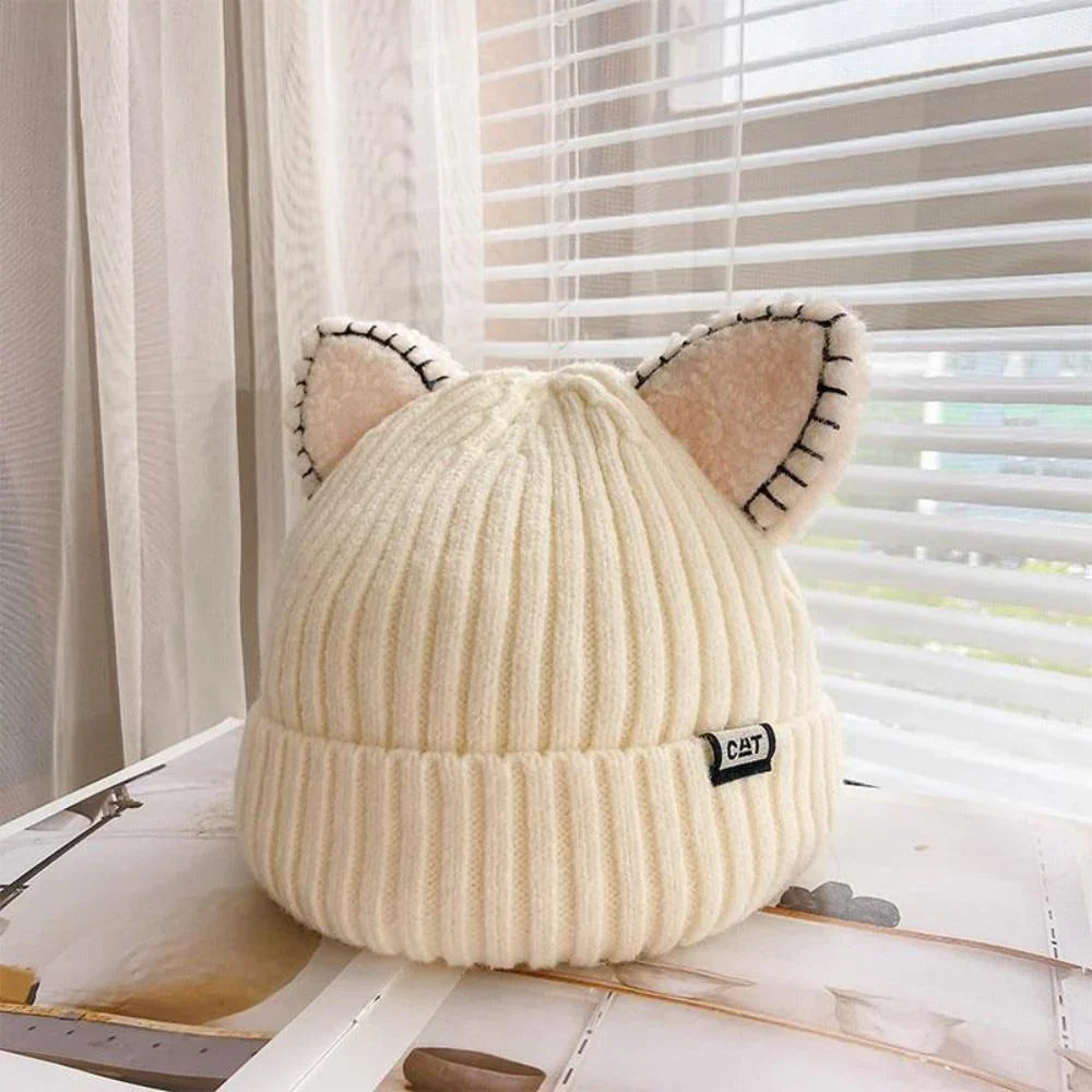 Damen Strickmütze mit niedlichen Katzenohren, perfekt für den Winter und Kälteschutz.