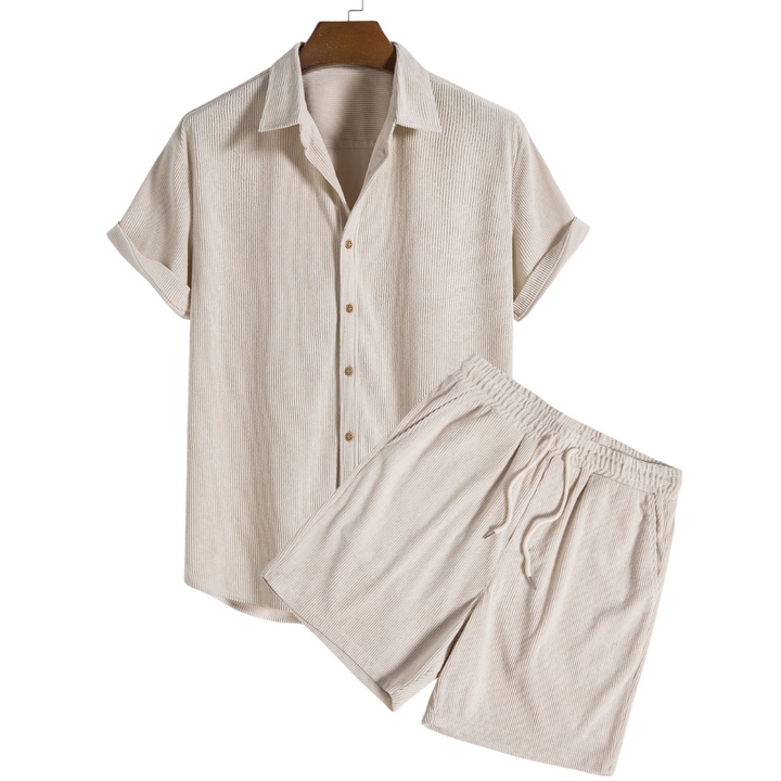Beiges Herren Sommer Freizeit-Set: Stilvolles Kurzarm Hemd & bequeme Hose, perfekt für Urlaub.