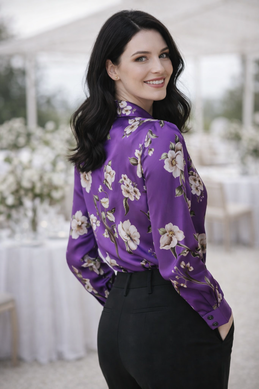 Vielseitige Damen Langarmbluse mit Knopfleiste, perfekt für Business und Casual Looks.
