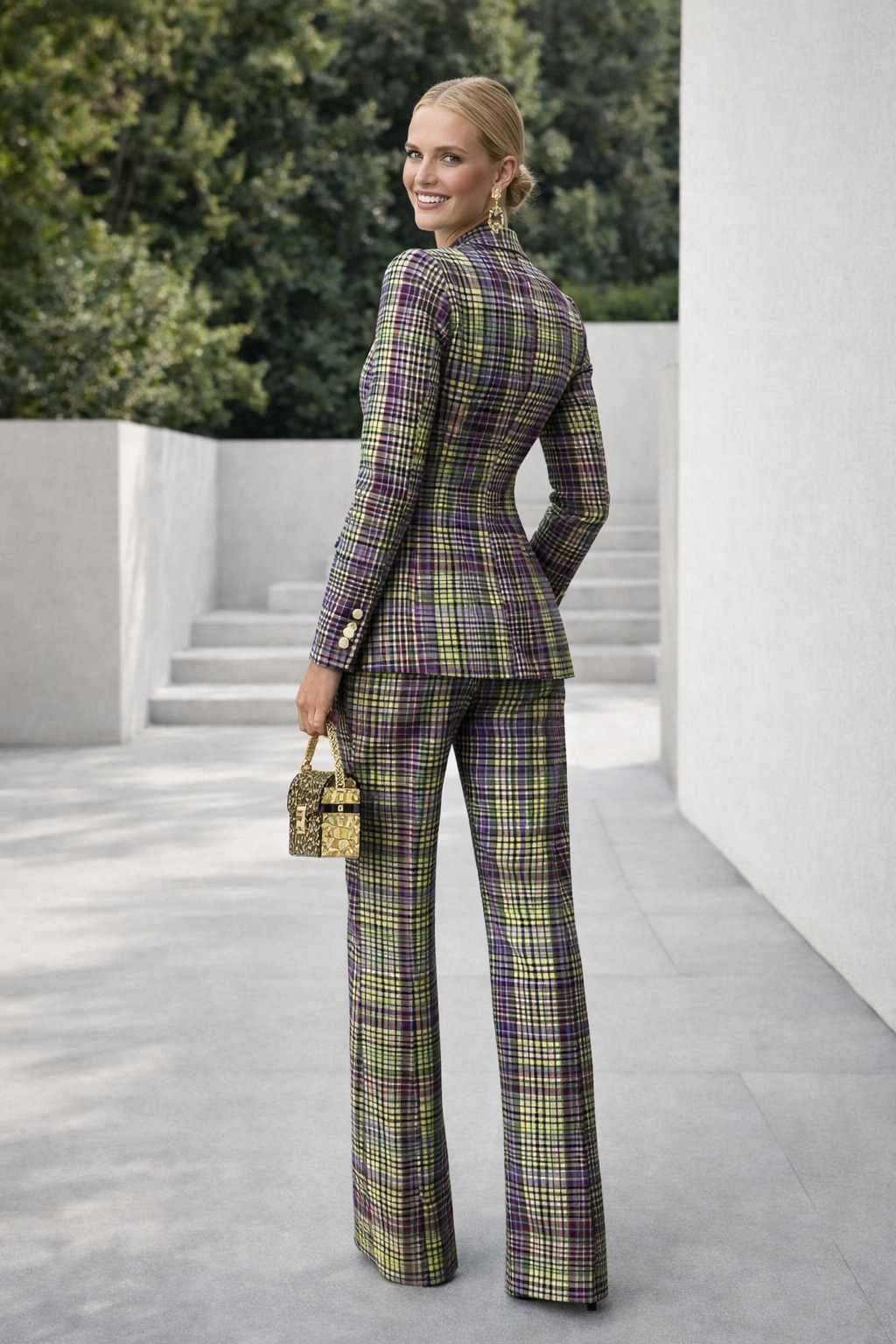 Damen Zweiteiler: Klassischer Business Blazer und schicke Hose. Ideal für Büro und formelle Anlässe.