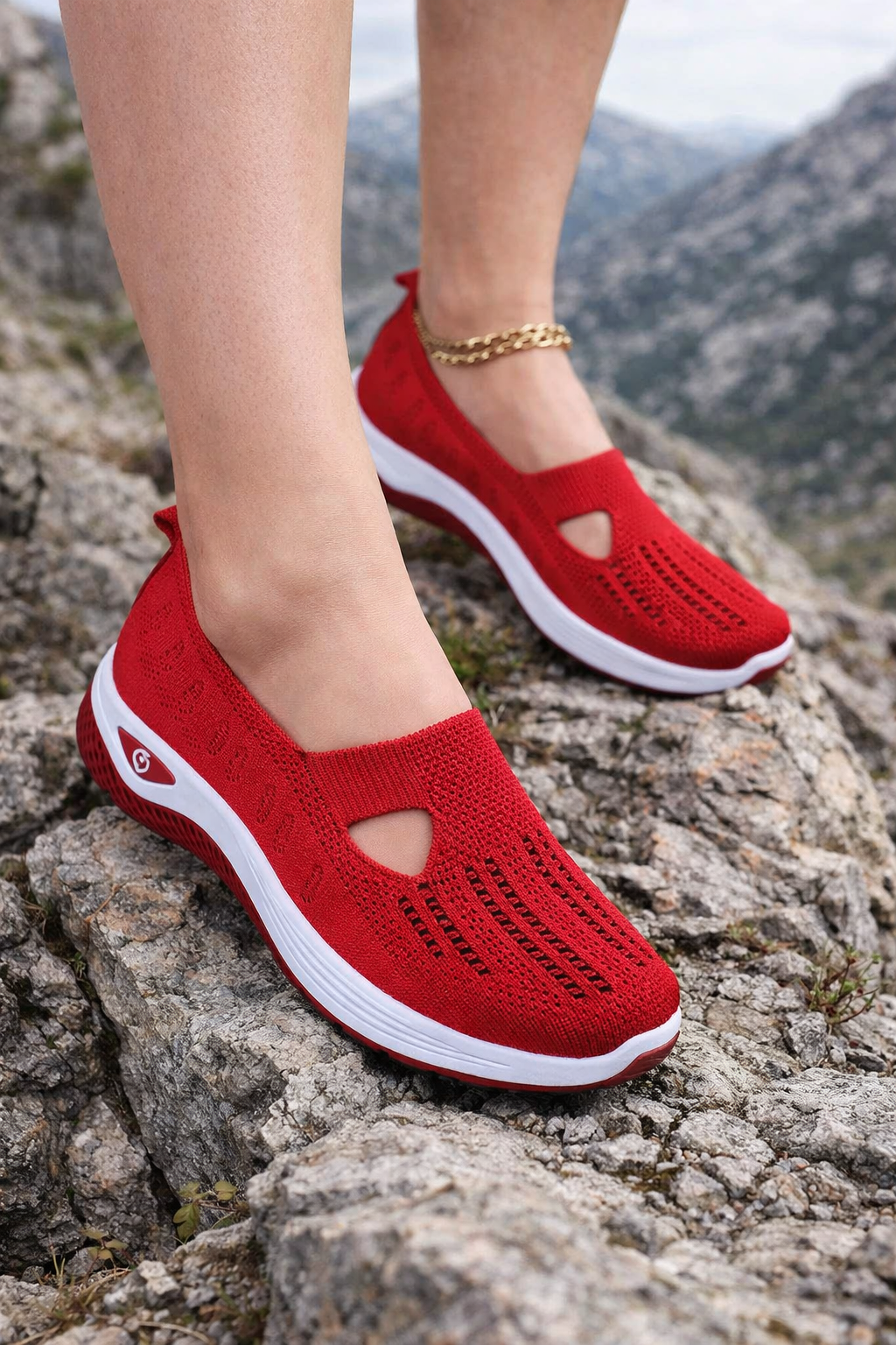Modische Damen Slip-On Sneaker, atmungsaktiv & leicht. Bequeme Freizeitschuhe für den Sommerlook.