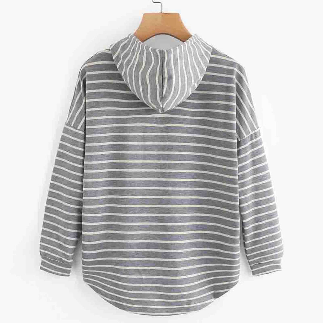 Vielseitiger Damen Kapuzenpullover mit modischem Streifenmuster, super bequem für Herbstmode und entspannte Outfits.