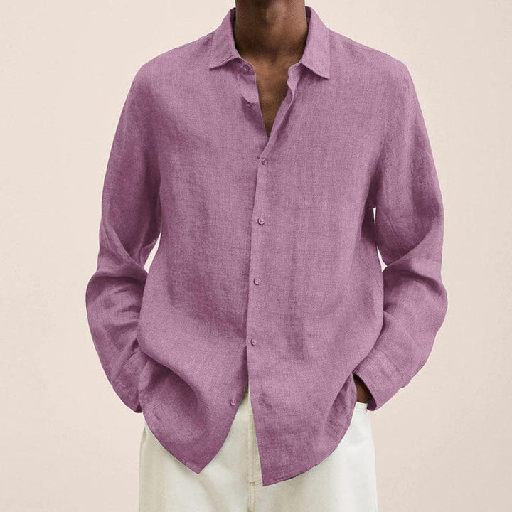 Stilvolles Herrenhemd, kombiniert mit Sakko. Schicker Business-Look für Männer.