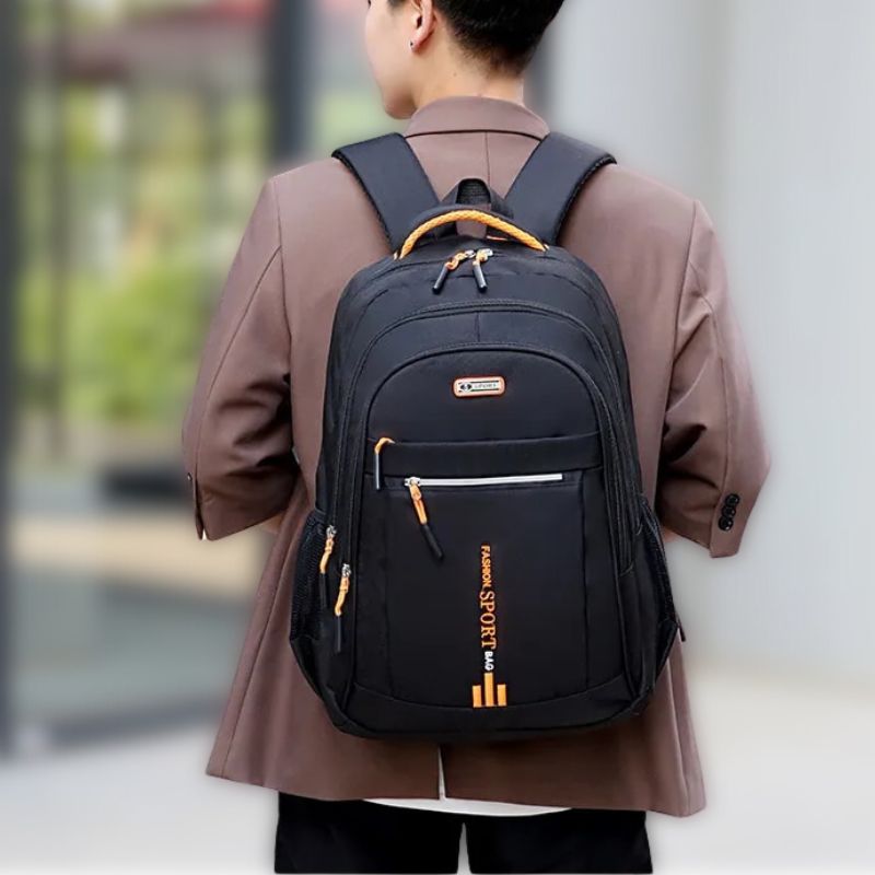 Geräumiger Herren Rucksack, wasserdicht, ideal für Business, Arbeit, Studium & Laptoptransport.