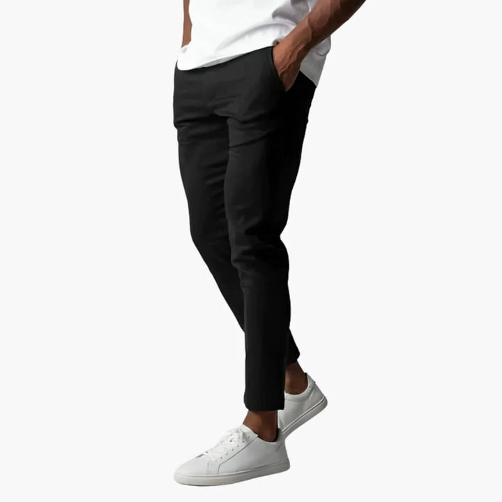 Komfortable Herren Chinohose mit elastischem Bund & geradem Bein. Ideal für Freizeit & Business Casual.