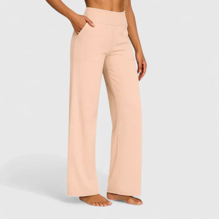 Komfortable Damenhose mit elegantem geradem Bein; auch in großen Größen erhältlich.