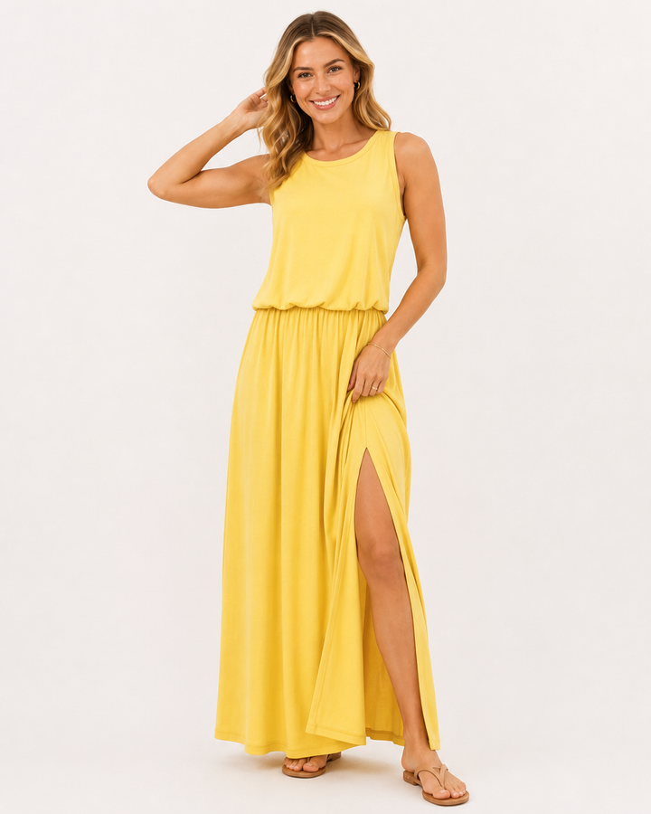 Komfortables, gelbes Oversize-Damenkleid mit elegantem Schlitz, perfekt als luftiges Strand- oder Casual-Sommerkleid.
