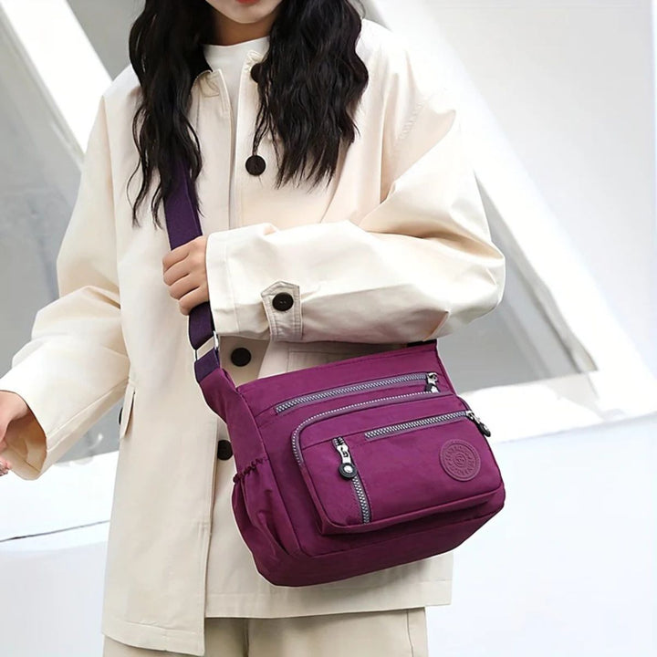 Vielseitige Damen Umhängetasche in zeitlosem Design, perfekt als elegantes Accessoire für jeden Anlass.