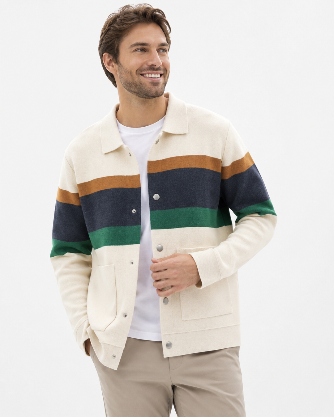 Herren Strickjacke Mantel mit modernem Streifenmuster für einen eleganten Casual-Look. Ideal für Freizeit und Übergangszeit.