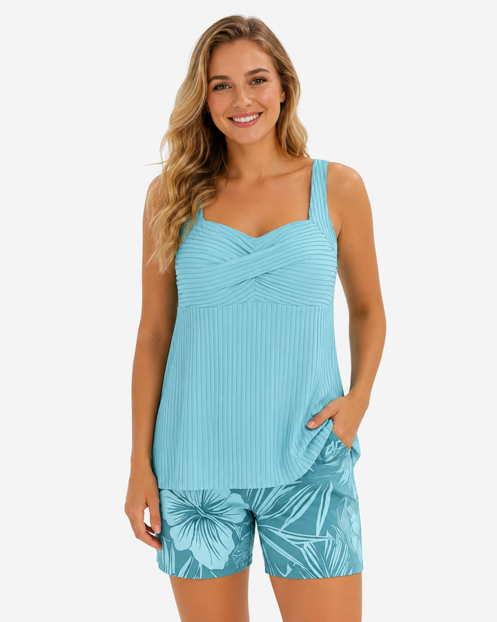 Elegantes Damen Tankini Set mit floralen Shorts, perfekt für den Strand oder Pool.