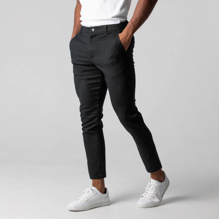 Schicke schwarze Chino Hose für Herren, slim fit, perfekt für Business & Casual. Vielseitige Basic Stoffhose.
