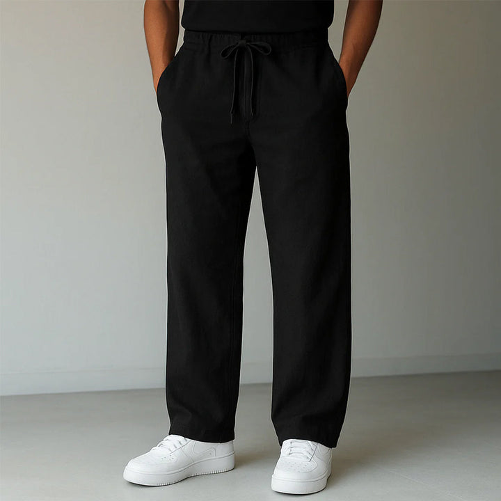 Bequeme Casual Herrenhose für den Alltag. Mit elastischem Bund und geradem Schnitt für höchsten Tragekomfort.