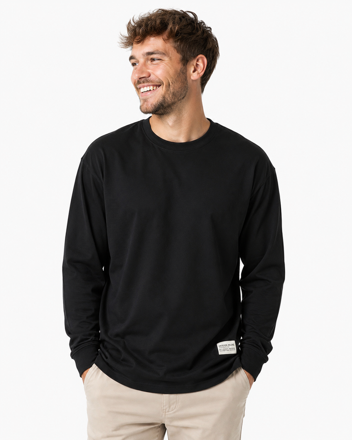 Komfortables Herren Oversized Langarmshirt mit Rundhals. Lockerer Schnitt ideal für entspannte Tage & Freizeit.