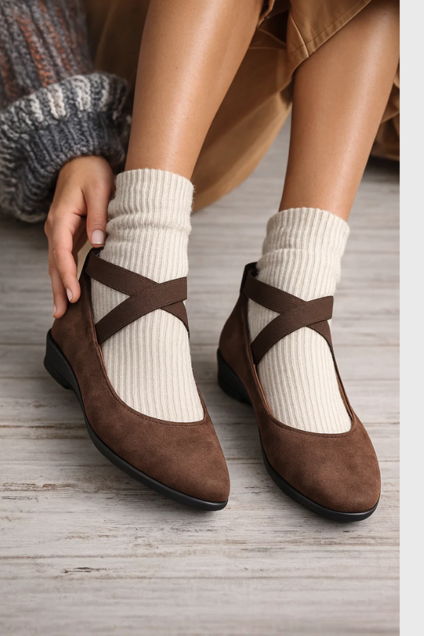 Schwarze Damen Keilabsatzschuhe: Eleganter Komfort für Büro & Anlässe. Bequeme, stilvolle Keilpumps für Damenmode.