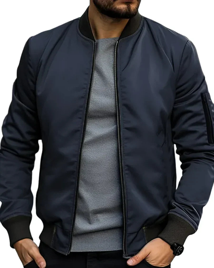 Herren Bomberjacke, leicht und stilvoll. Perfekte Übergangsjacke für Freizeit und Streetwear mit Reißverschluss.