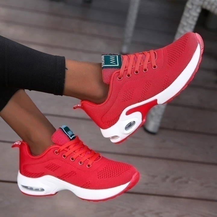 Damen Trainingsschuhe für aktiven Lifestyle. Leichte, atmungsaktive Sportschuhe mit rutschfester Sohle.