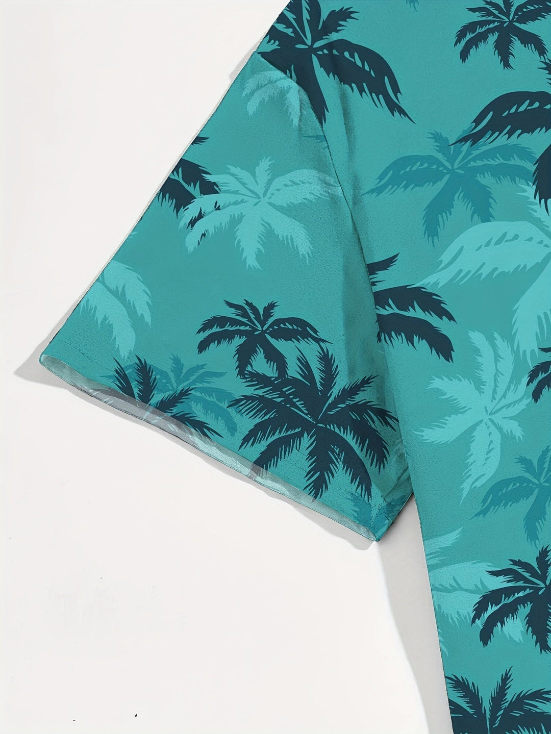 Lässiges Herren Sommerhemd mit Palmenprint, kurzärmlig & leicht, ideal für warme Tage.
