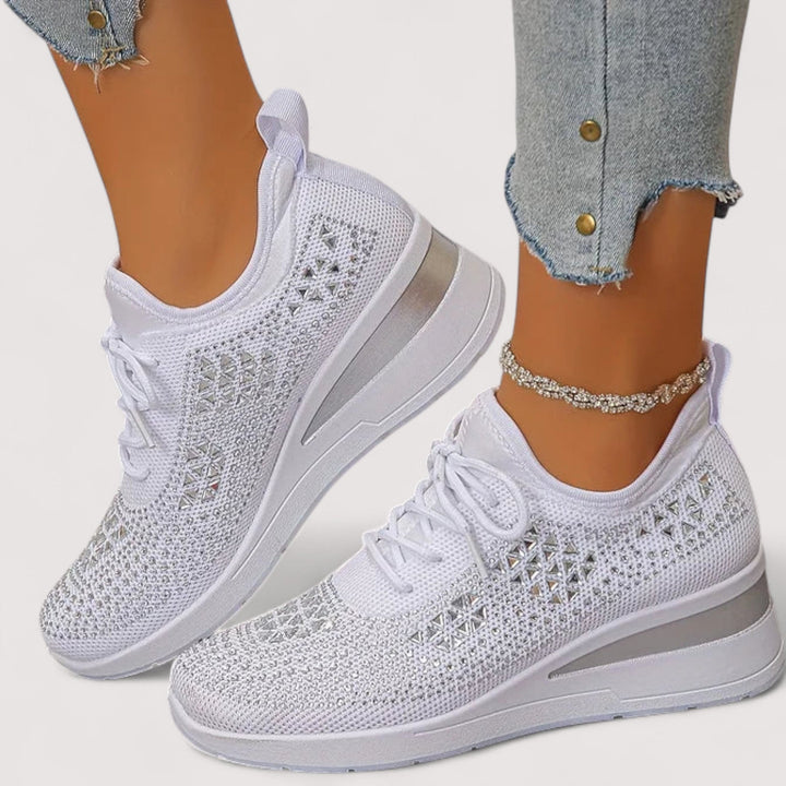 Glitzernde Damen Freizeitschuhe mit schimmerndem Obermaterial. Modern & modisch für jeden Tag.