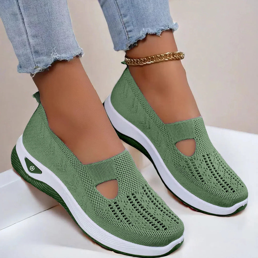 Leichter Damen Slip-On Sneaker, atmungsaktiv & bequem. Idealer Sommerschuh für Freizeit und Alltag.