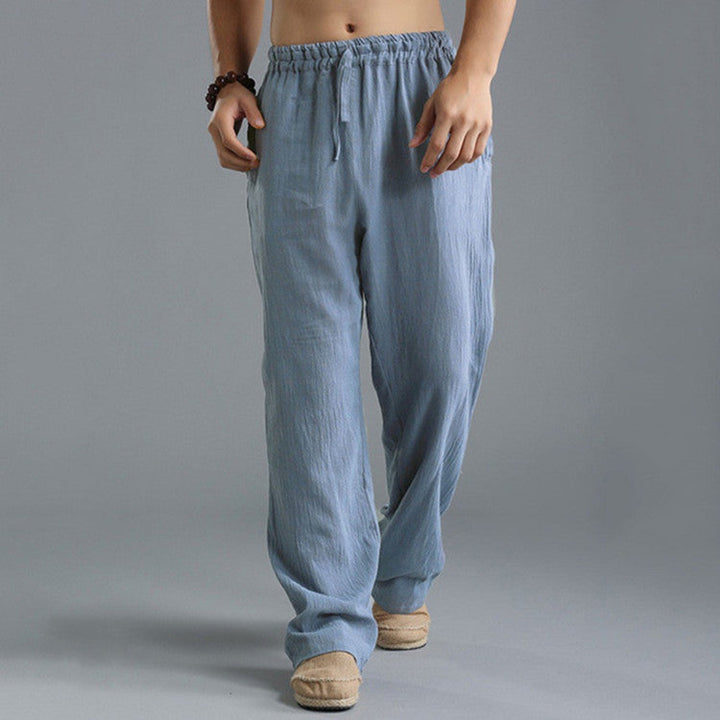 Komfortable, luftige Herren-Sommerhose mit geraden Beinen für entspannte Tage und warmes Wetter.